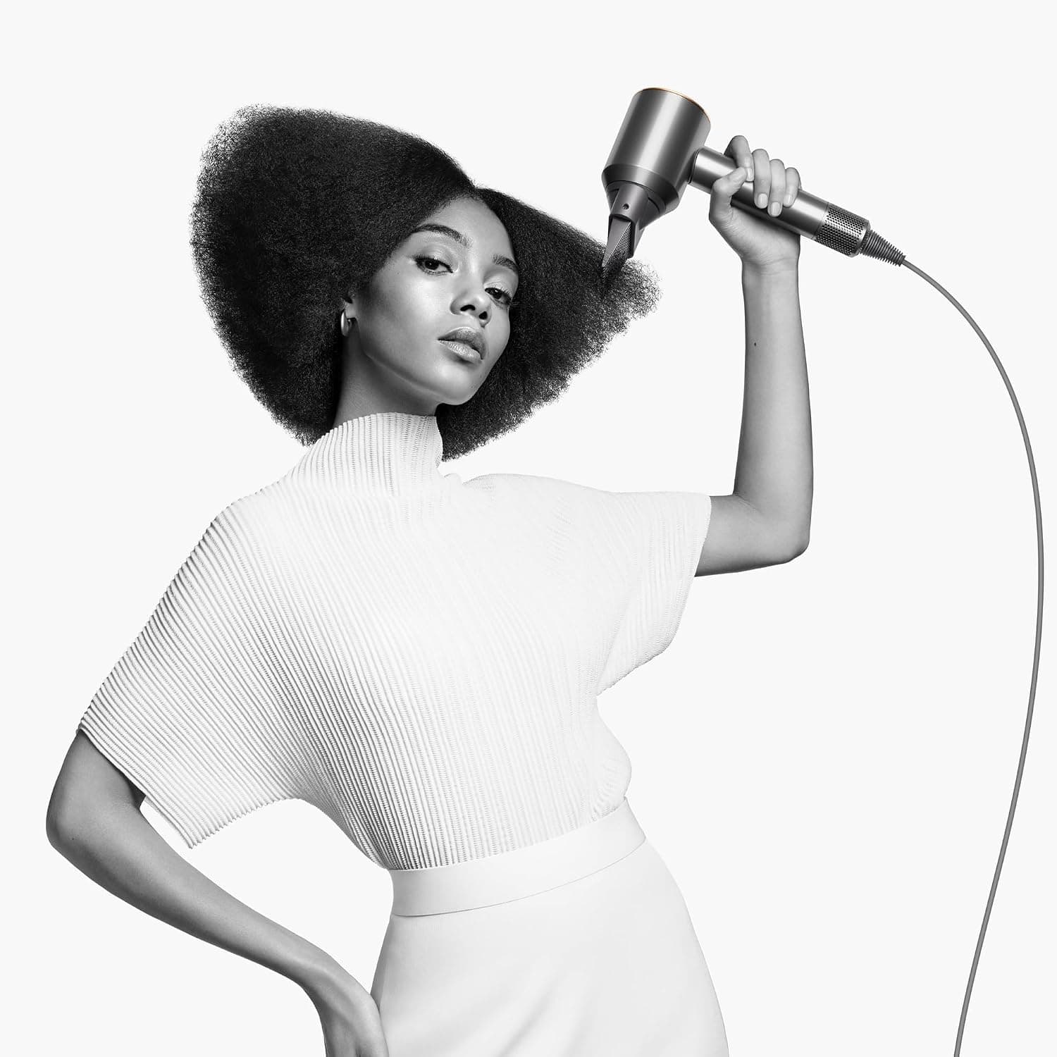 Dyson Supersonic Hair Dryer (Iron/Fuchsia) with 5 Magnetic Styling Attachments (Irish 3-Pin) thumbnail 4